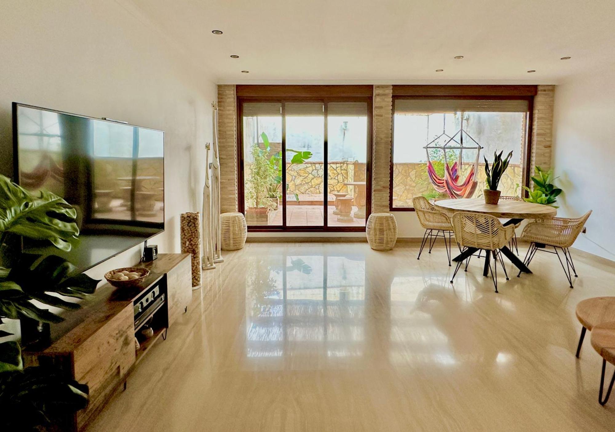 Casa Con Jacuzzi Y Piscina Con Vistas Al Castillo
