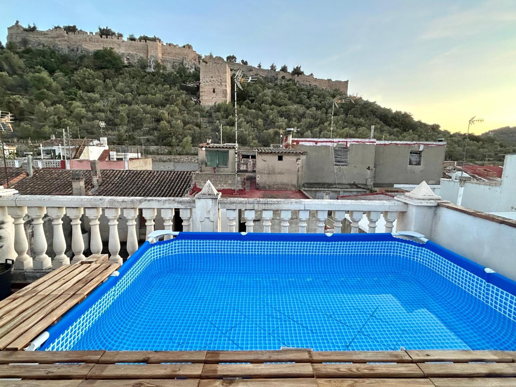Casa Con Jacuzzi Y Piscina Con Vistas Al Castillo
